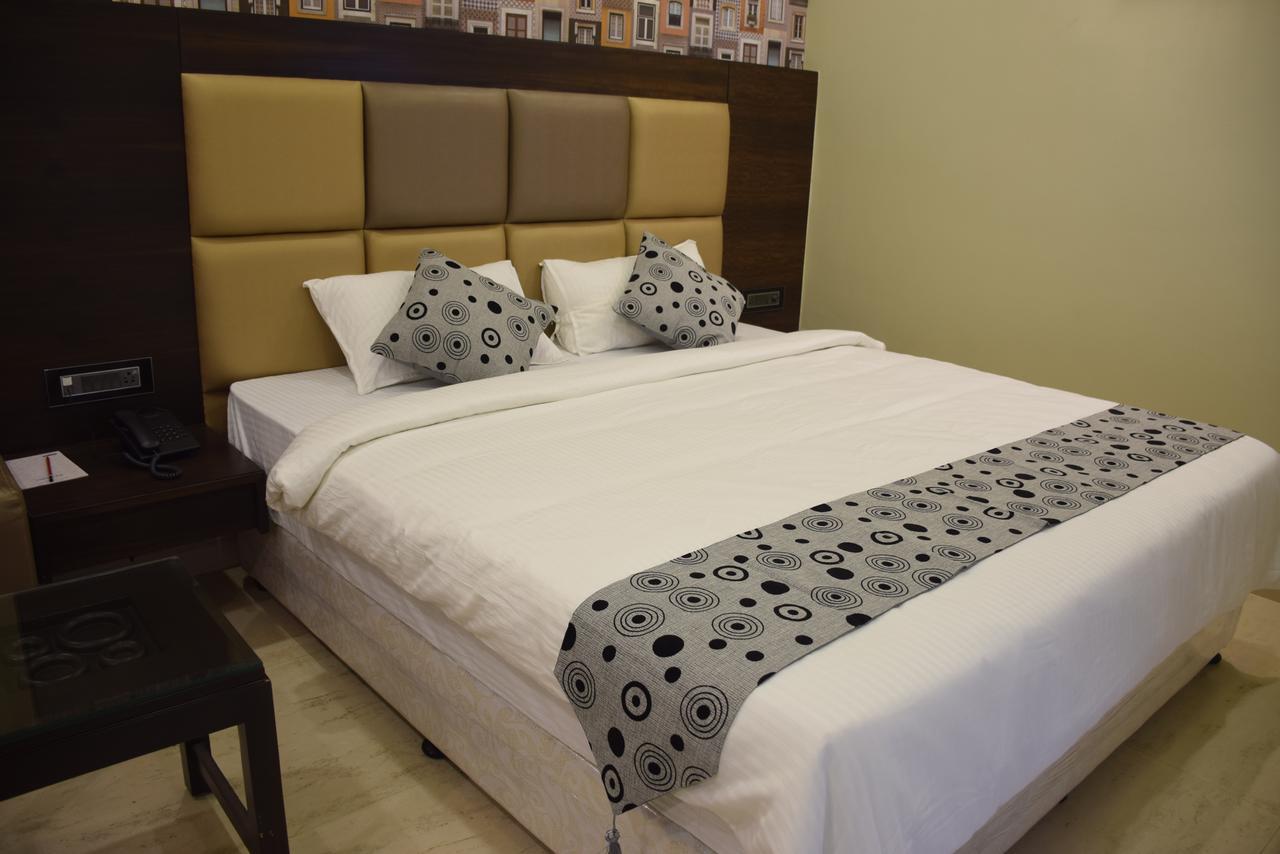 Golden Tree Hotel Puri Ngoại thất bức ảnh